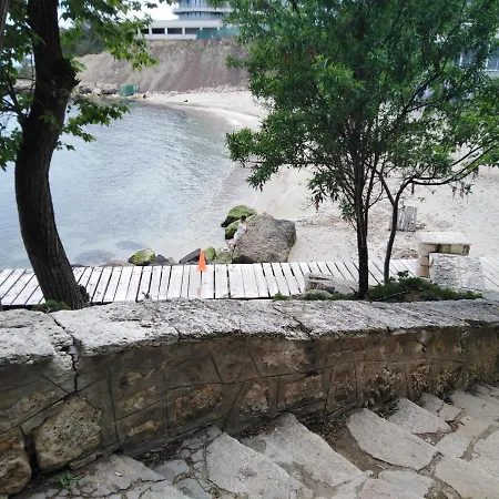 Private In Saint Elena 圣君士坦丁和海伦那