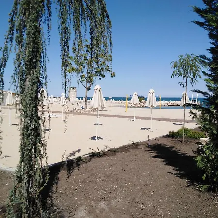 Private In Saint Elena 圣君士坦丁和海伦那