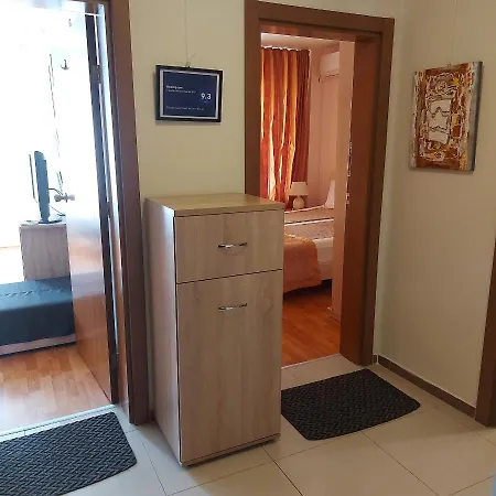 Private In Saint Elena * 圣君士坦丁和海伦那