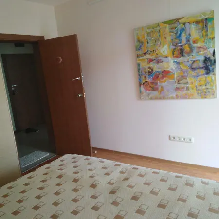 Private In Saint Elena * 圣君士坦丁和海伦那