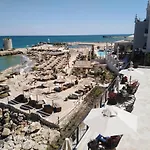 Private In Saint Elena *