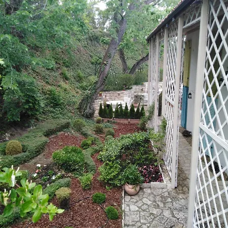 Private In Saint Elena סנט קונסטנטין והלנה