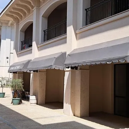 Private In Saint Elena Apartament