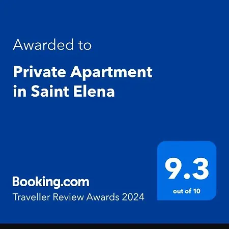 Private In Saint Elena דירה