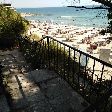 Private In Saint Elena *