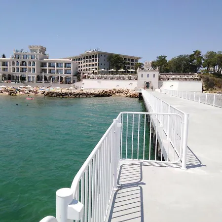 Appartement Private In Saint Elena St Constantin et Helena