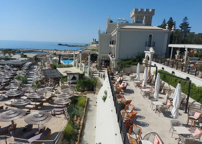 Private In Saint Elena *