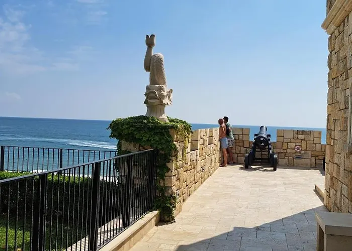 Private In Saint Elena سينتس قسطنطين وهيلينا